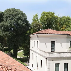 https://residence-eremitani.hotelinveneto.com